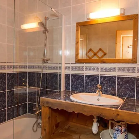 8 Pieces, 16 Pers, Proche Village, Parking, Wifi, Animaux Admis - Fr-1-676-112 Appartement *